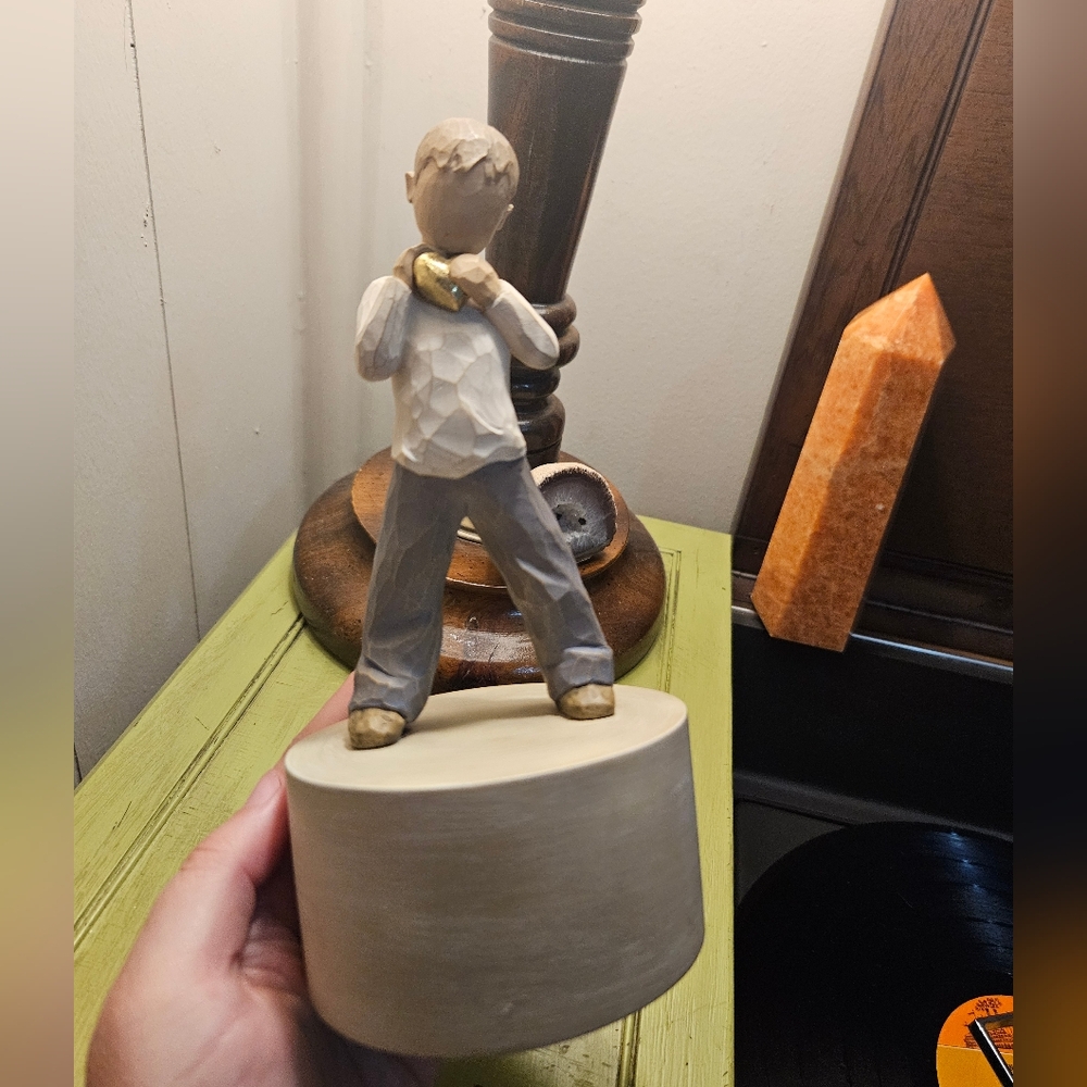 Susan Lordi Willow Tree "Heart of Gold" Music Box plays Swan Lake *Make Offer*